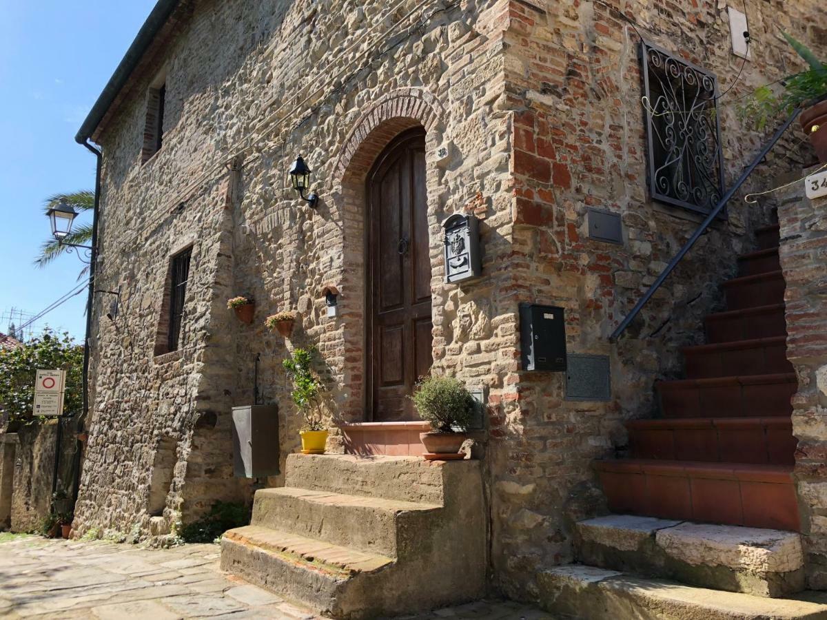 Villa La Casa Nel Castello E Il Giardino Segreto Suvereto Exterior foto